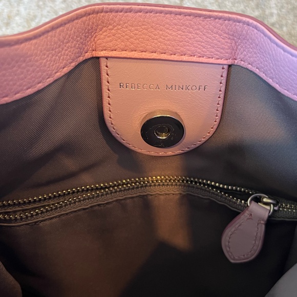 Rare Rebecca Minkoff Crossbody Small Karlie Leather Feed Bag in Pink - Picture 5 of 7